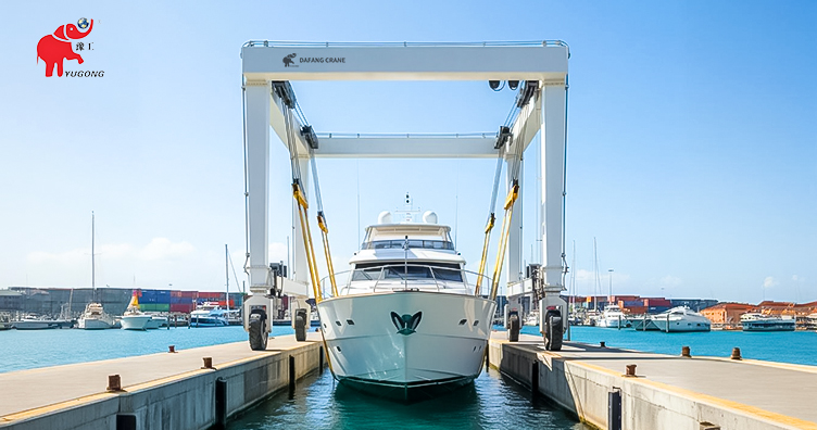 marine-travel-lift-1