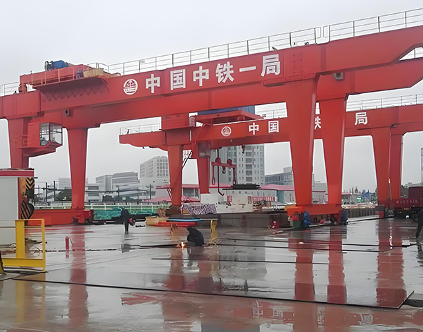 dafang gantry crane in rain